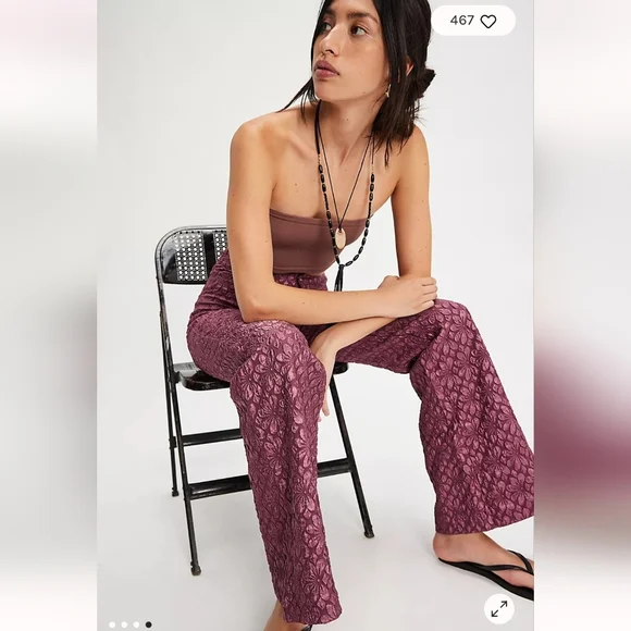 BNWT FREE PEOPLE RUNAWAY FLORAL FLARE PANTS- Size 6 - Picture 4 of 4